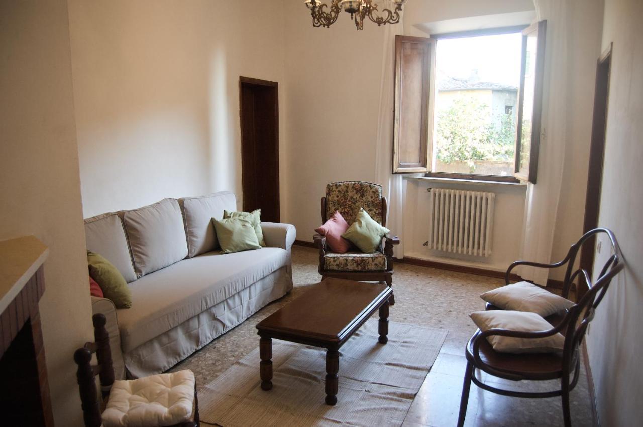 Casa Di Canfreo Lari Bagian luar foto