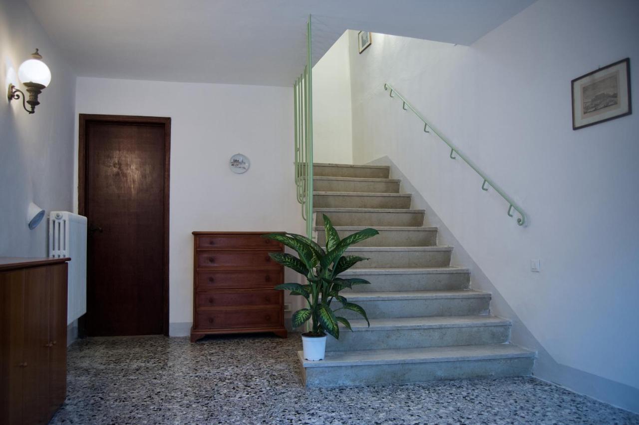 Casa Di Canfreo Lari Bagian luar foto