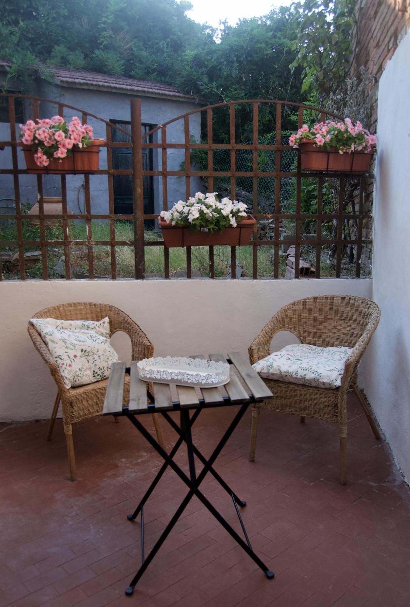 Casa Di Canfreo Lari Bagian luar foto
